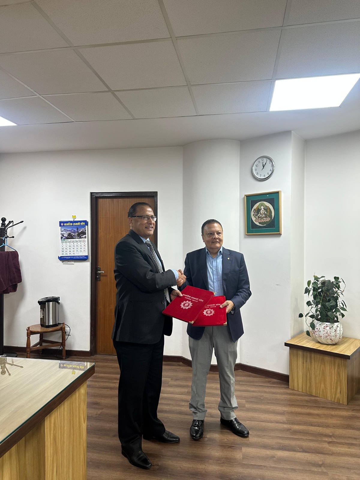 हिमालयन बैंकले ९२ लाख ५० हजार ४६९ कित्ता एफपिओ निष्काशन गर्दै, नागरिक लगानीकोषले गर्यो प्रत्याभूति